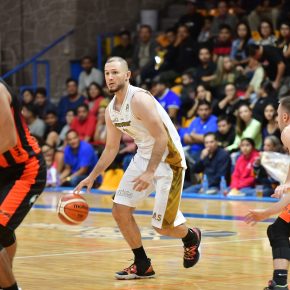 Está en duda la participación de Alex Alex Villanueva