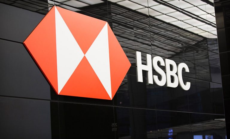 HSBC reducirá costos al despedir a 10 mil trabajadores
