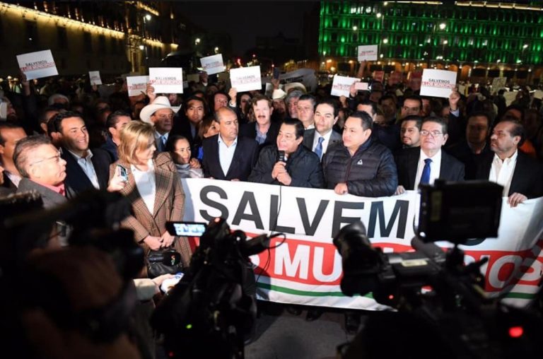 Manifestación de presidentes municipales pide al gobierno consideración para sus presupuestos