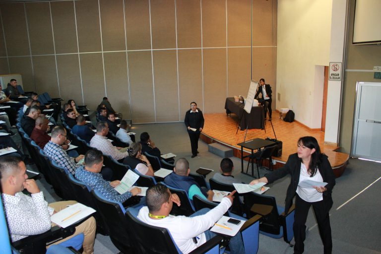 Realizan policías preventivos de Aguascalientes examen para obtener técnico superior 