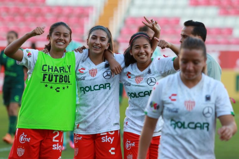 Centellas de Aguascalientes triunfan ante Santos Laguna