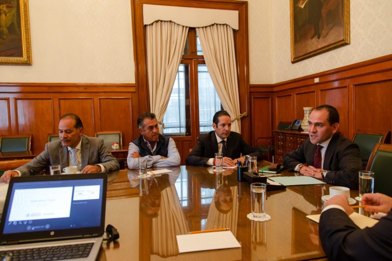 Gobernadores se reúnen con secretario de Hacienda 