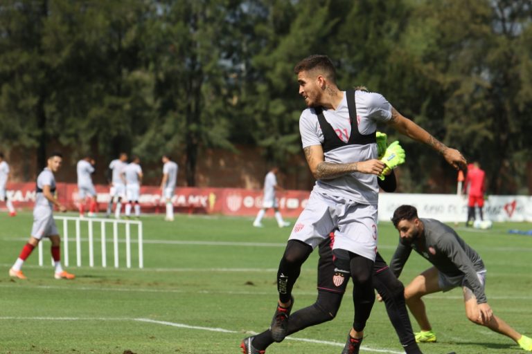 Van Rayos del Necaxa Aguascalientes contra Monarcas Morelia