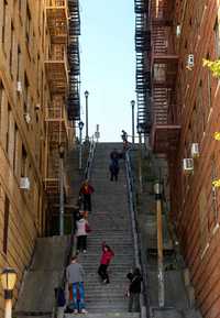 “Joker” convierte en atractivo turístico las escaleras del barrio del Bronx