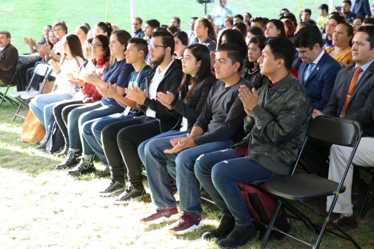 Más de siete millones se han invertido en becas universitarias en Aguascalientes