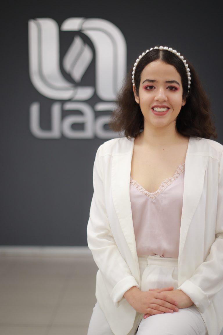 Silvia Macías, originaria de Aguascalientes, representó a México en Colombia en el ramo textil y de moda