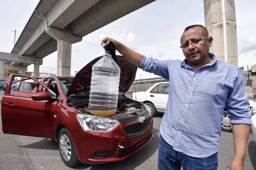 Denuncian venta de gasolina contaminada en Toluca