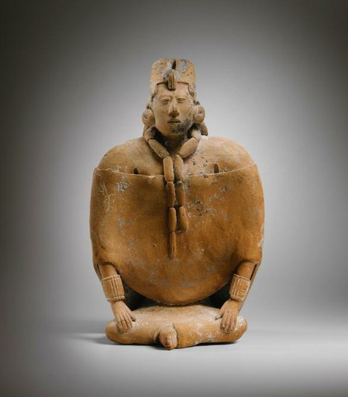 México intenta frenar nueva subasta de piezas prehispánicas en París