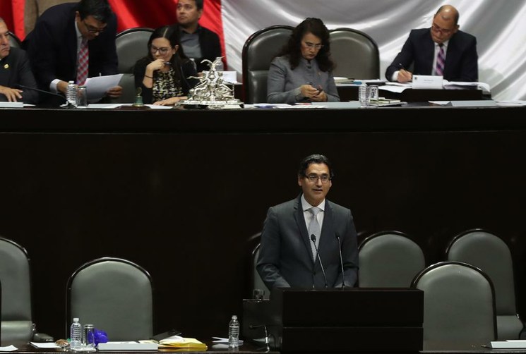 Aprobada, Ley para que nadie gane más que el Presidente