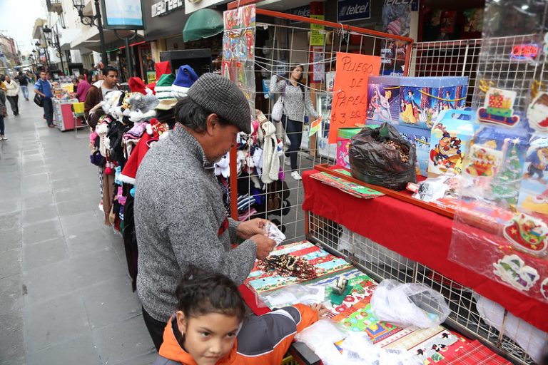 Comienza expedición de permisos para ambulantes por temporada de invierno en Aguascalientes