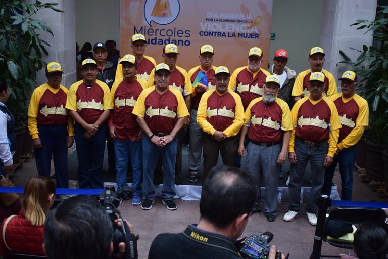 Beisbolistas acuden al Miércoles Ciudadano de Aguascalientes