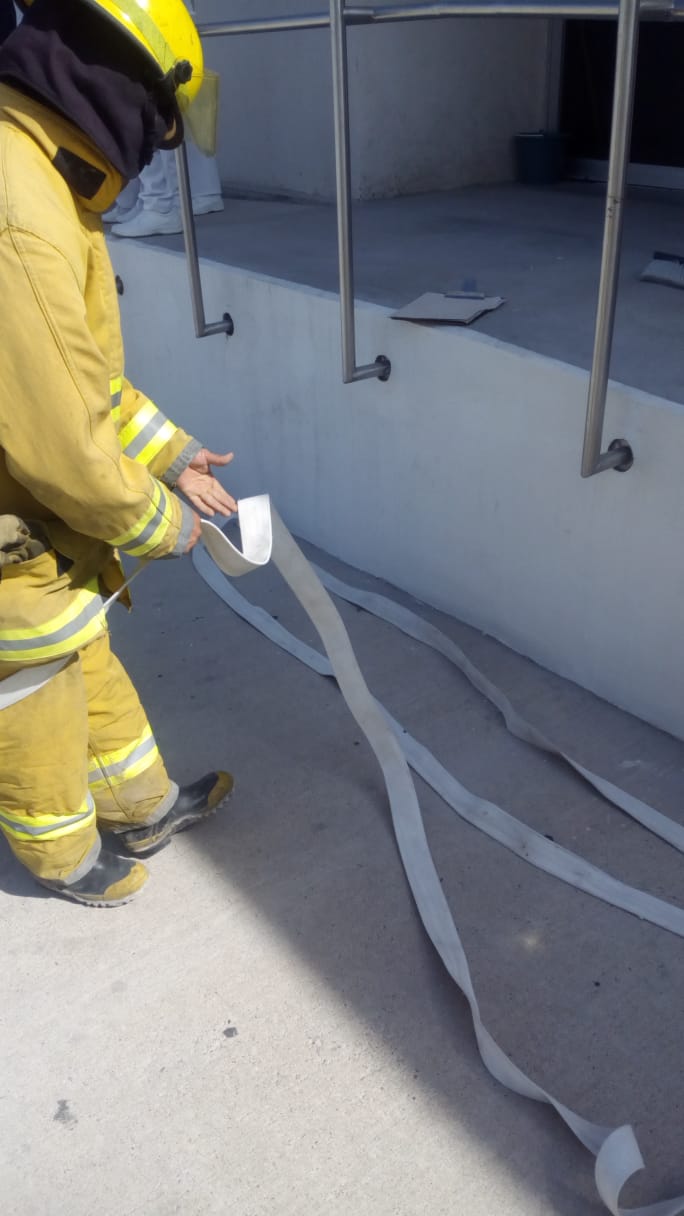 Bomberos imparten taller Uso y manejo de extintores