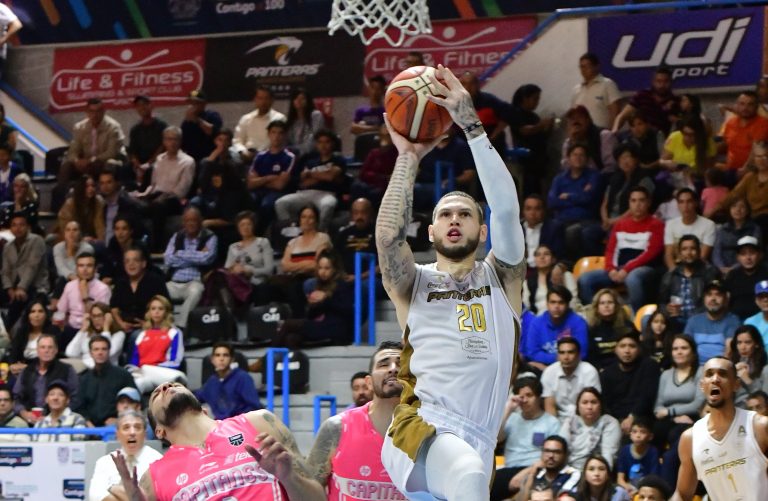 Benito Santiago Jr. deja Panteras