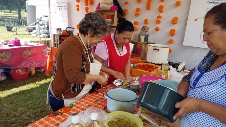 Cocineras de Aguascalientes, en el Encuentro de Comida Tradicional Centro Occidente