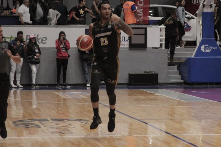 Panteras de Aguascalientes derrota a Libertadores