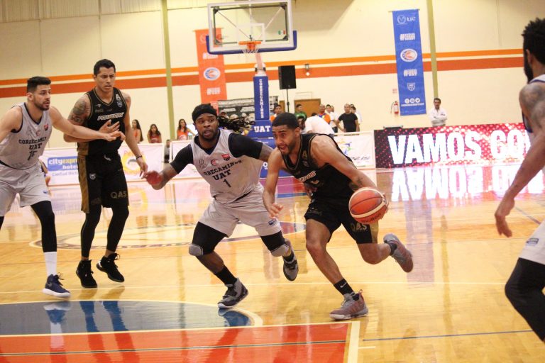 Vence Panteras a Correcaminos en segundo juego