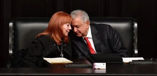 Colgarse medallitas / Por mis ovarios, bohemios