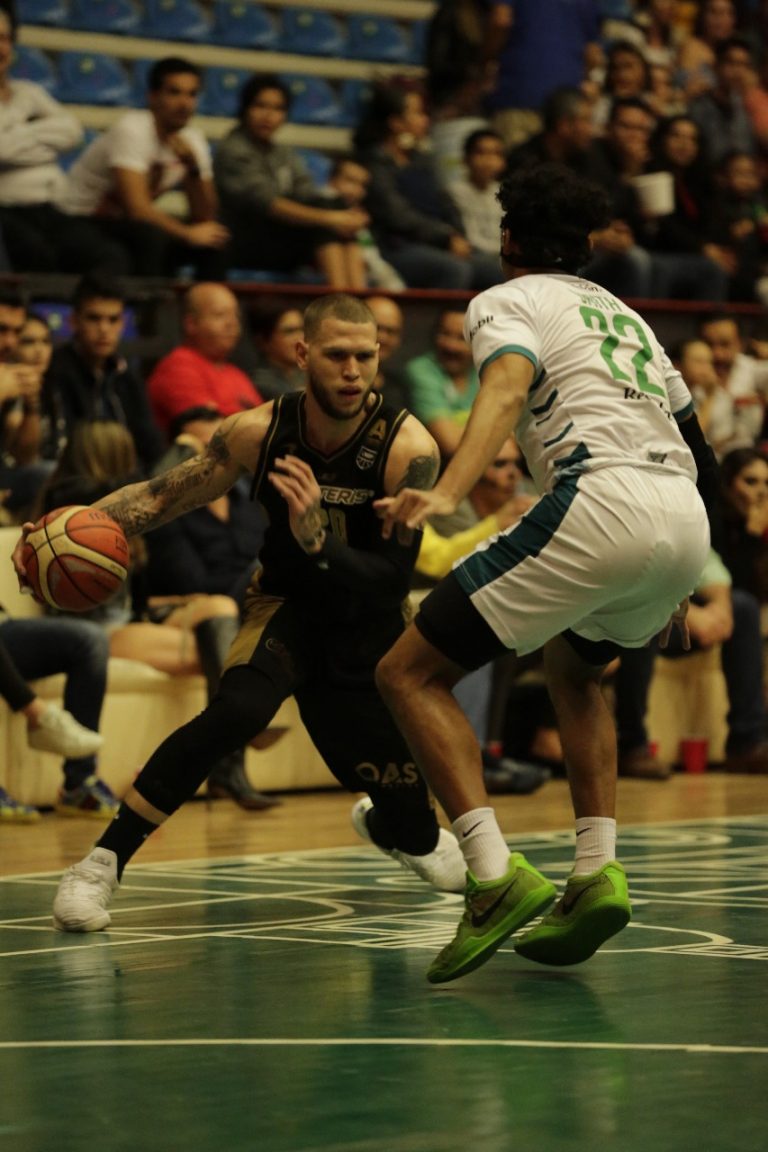 Cae Panteras de Aguascalientes ante León en el segundo juego de la serie 