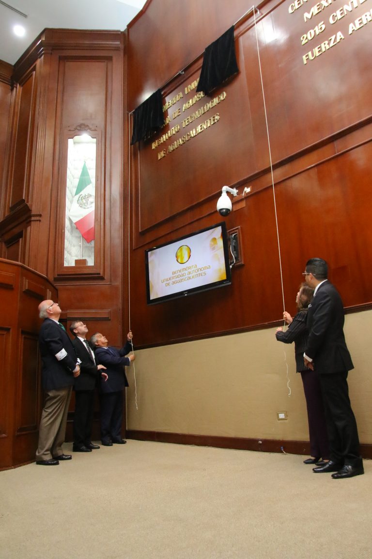 Benemérita Autónoma de Aguascalientes, en el Muro de Honor del Congreso