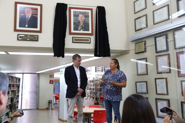 UAA devela fotografía del doctorado Honoris Causa de Las Patronas