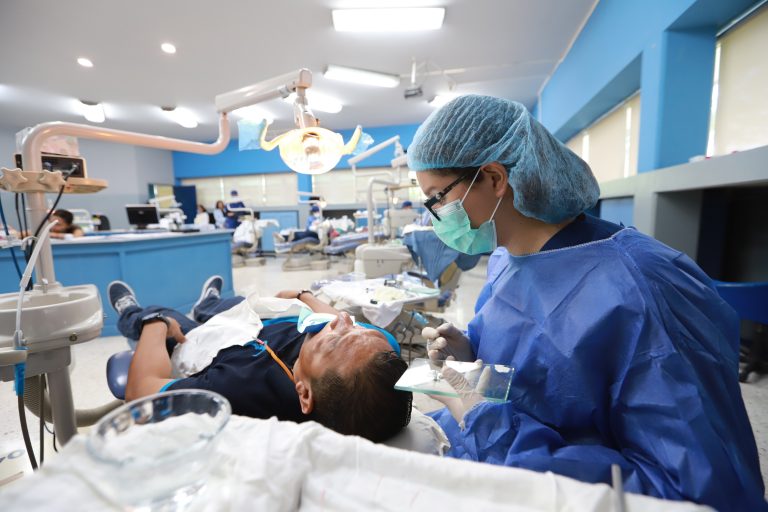 Realiza Club Rotario donación a Clínica de Estomatología de la Autónoma de Aguascalientes   