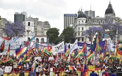 “En nombre de Dios nos balean y masacran en Bolivia”