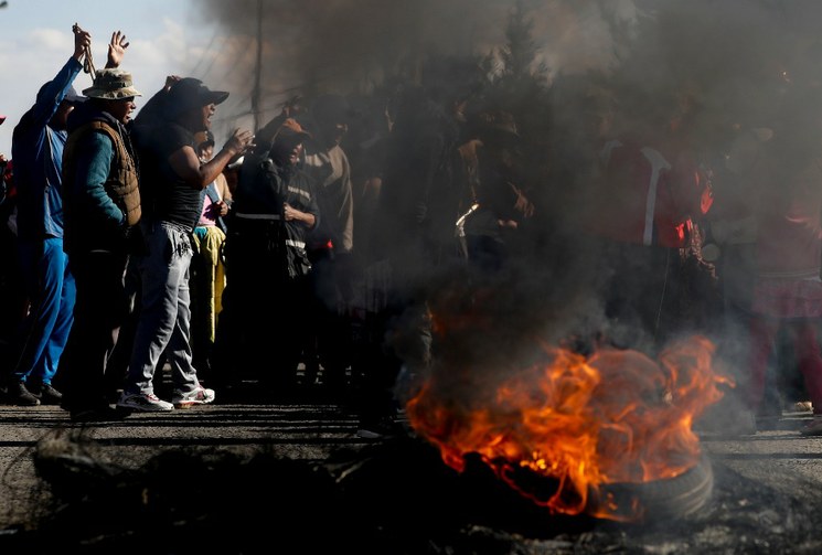 Cocaleros de Bolivia dan ultimatum de 48 horas a Áñez para renunciar