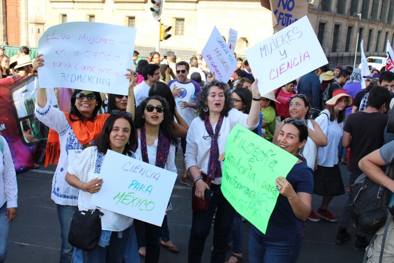 Genera igualdad más crecimiento: Mujeres en la Ciencia