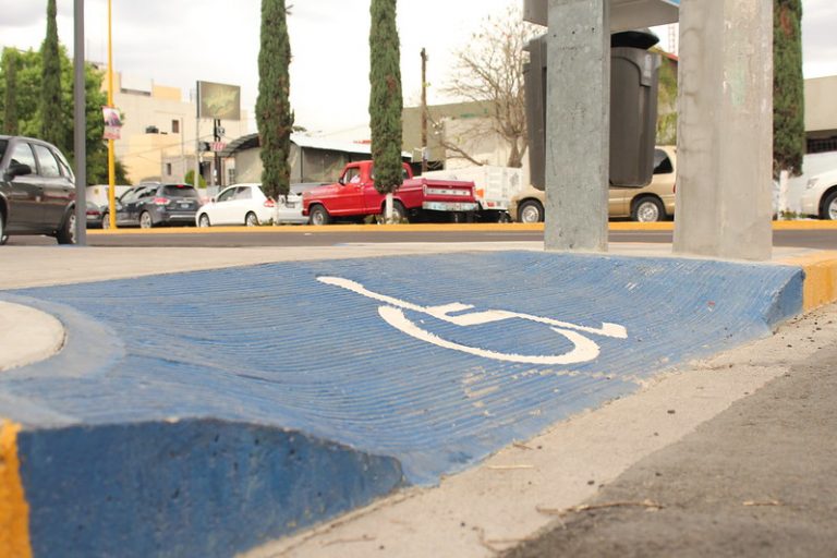 Sólo la mitad de las escuelas de educación básica cuentan con infraestructura para discapacitados en Aguascalientes