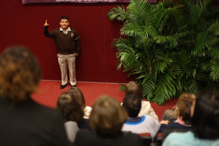 La importancia de la oratoria / La columna J