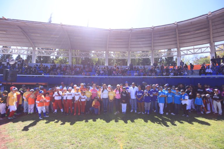 Premian a ganadores del Segundo Torneo de Beisbol y Softbol Infantil 2019 en Aguascalientes