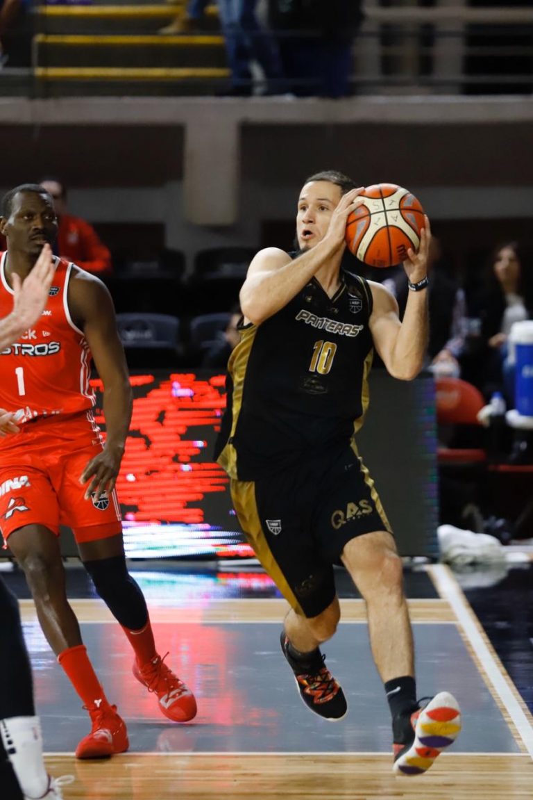 Panteras de Aguascalientes y Lobos UTA hacen buen equipo