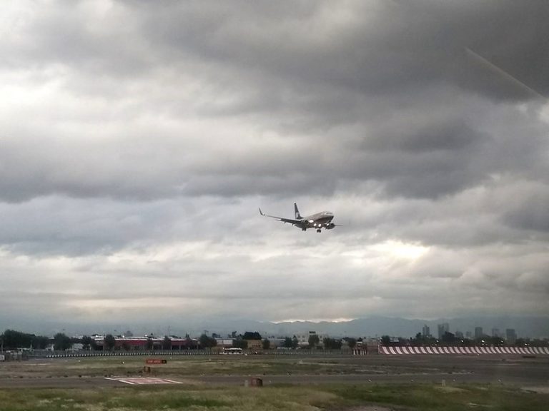 AICM debe revelar estudio de mercado para remodelación de Hangar Presidencial 