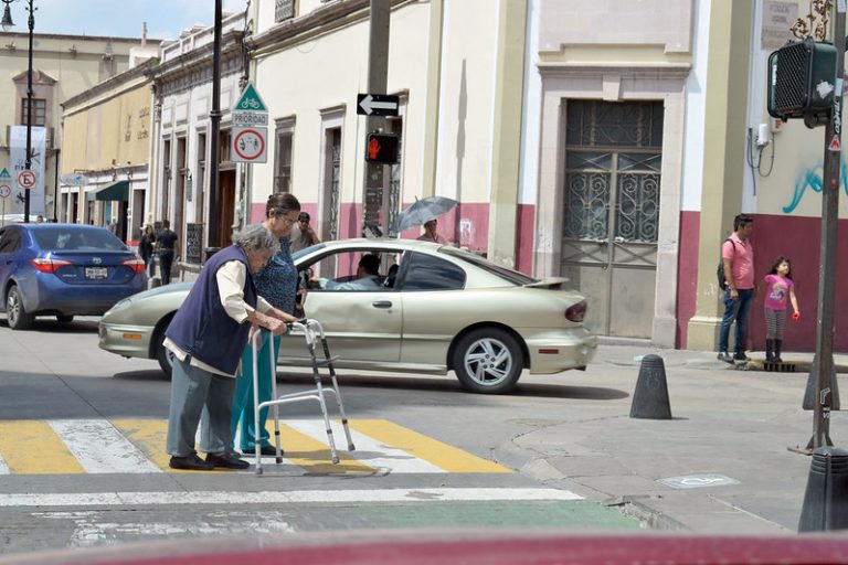 Replantear el sistema de pensiones podría garantizar el pago en salario mínimo