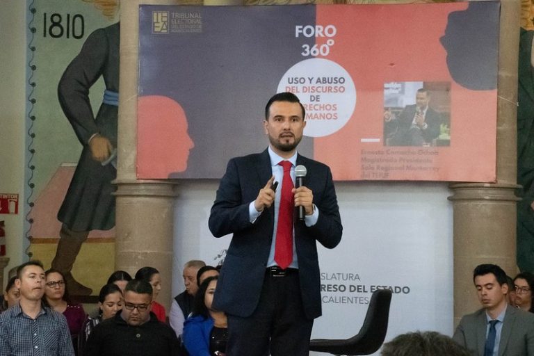 Imparten conferencia sobre el uso y abuso del discurso de derechos humanos en el Congreso de Aguascalientes