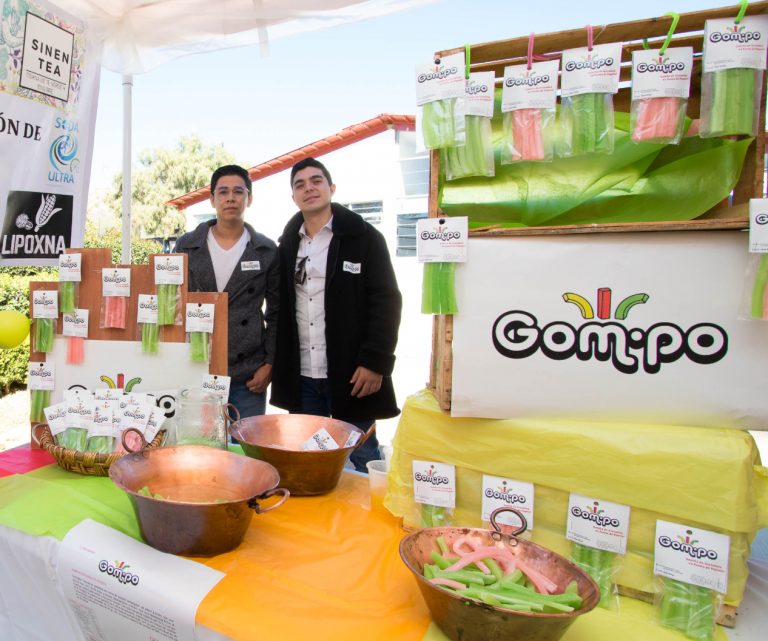 Producen alumnos de la UAA popotes de gomita 