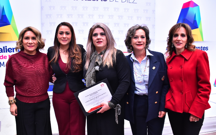 Entregan reconocimientos a mujeres empresarias de Aguascalientes 