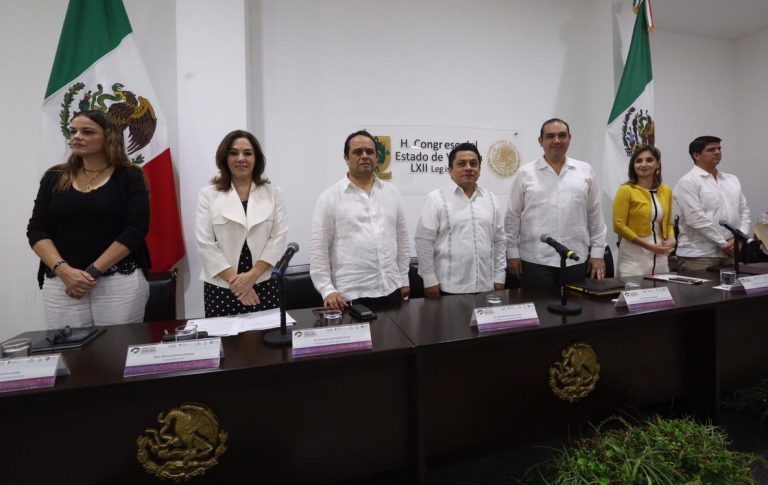 El parlamento debe tener un diálogo permanente con la sociedad