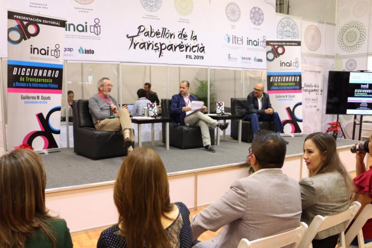 Presentan en la FIL Diccionario de Transparencia y Acceso a la Información Pública