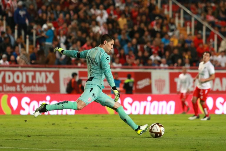 Necaxa cae ante Rayados