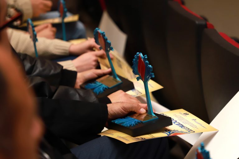 Premia Autónoma de Aguascalientes a ganadores de convocatoria Ideas para mejorar tu Universidad