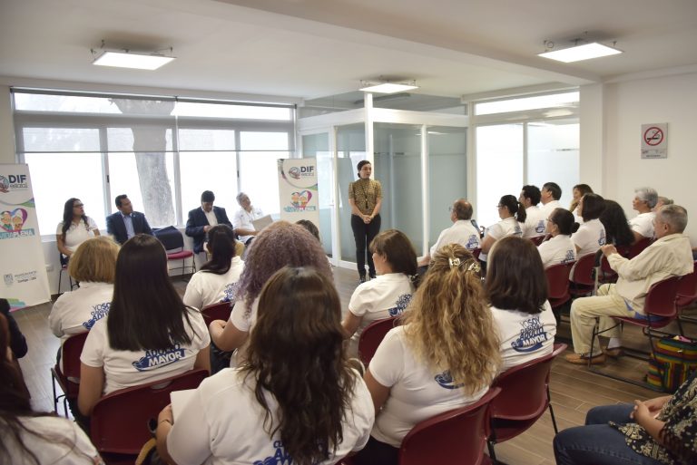 Egresa la cuarta generación del curso Cuidadores de Adultos Mayores en Aguascalientes