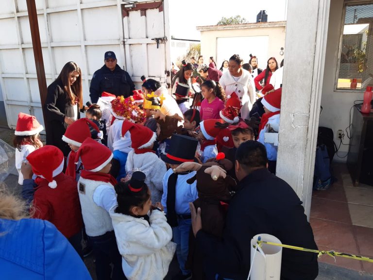 Organizan policías posada a menores de preescolar en Rincón de Romos, Aguascalientes
