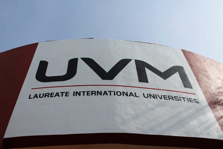 Firman Instituto de Educación de Aguascalientes y UVM convenio de colaboración