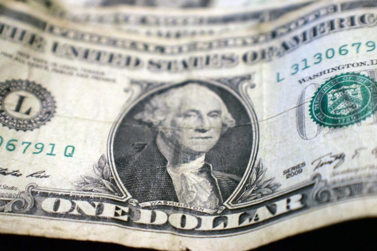 El peso terminó 2019 con apreciación del 3.86% 