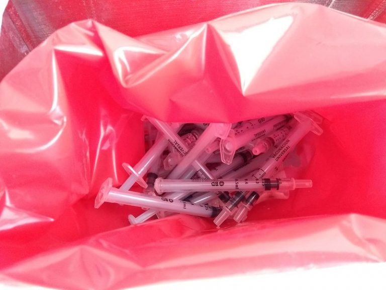 Por desabasto, en el Issste reutilizan jeringas 