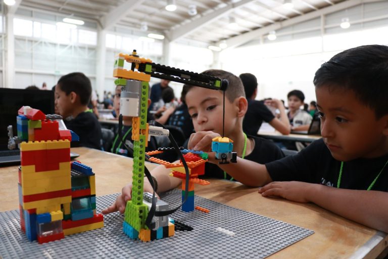 Convoca Instituto de Educación de Aguascalientes a participar con experiencias exitosas educativas dentro del libro la escuela en la palabra