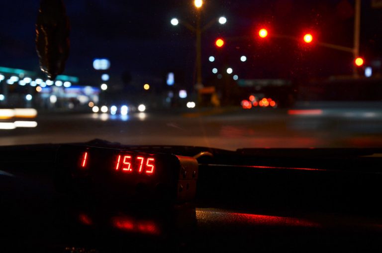 Banderazo de taxis podría rondar los 16 pesos, adelanta CMOV en Aguascalientes