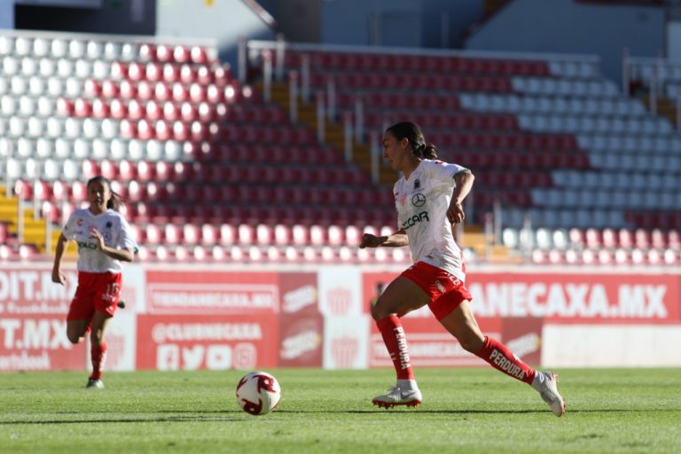 Centellas vencen a Monarcas a domicilio 