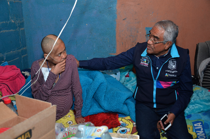 Dan apoyo a mujer con insuficiencia renal en Aguascalientes